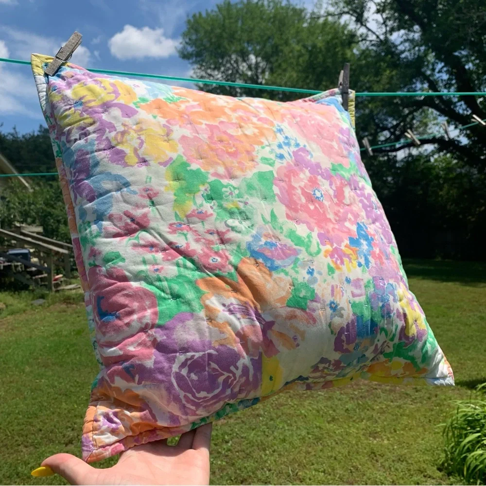 Beautiful Colorful Floral Vintage Throw Pillow Approx. 18 x 18 inches Decor!